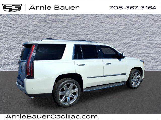Used 2018 Cadillac Escalade Luxury AWD/4WD image 7