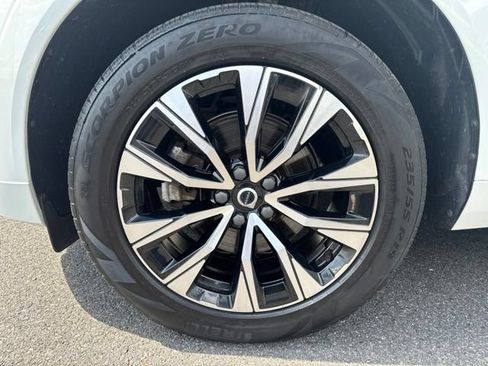 Used 2024 Volvo XC60 B5 Core w/ Climate Package AWD/4WD image 9