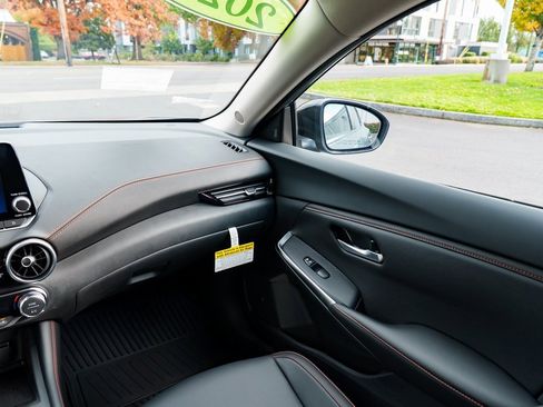 New 2025 Nissan Sentra SR w/ SR Premium Package image 9