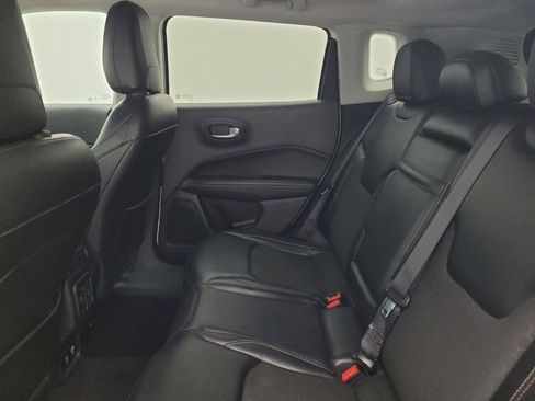 Used 2018 Jeep Compass Latitude w/ Popular Equipment Group AWD/4WD image 18
