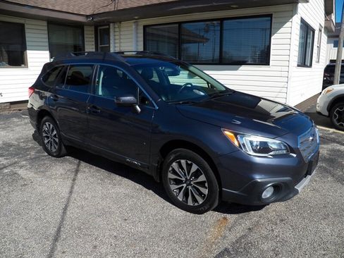 Used 2017 Subaru Outback 2.5i Limited image 2