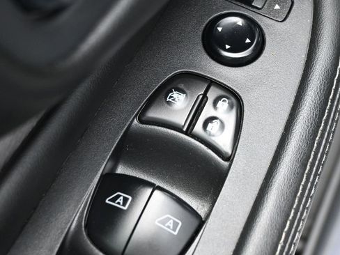 Used 2024 Nissan Murano SV image 14