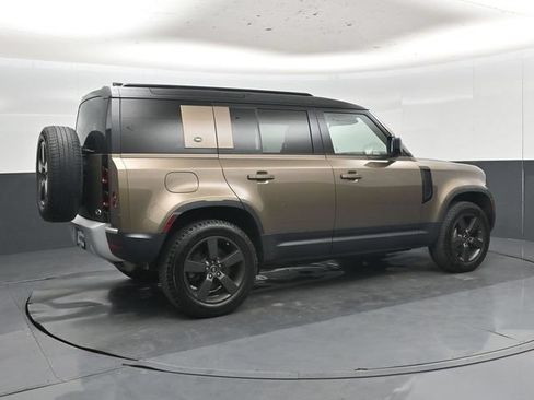 Used 2020 Land Rover Defender 110 SE AWD/4WD image 32