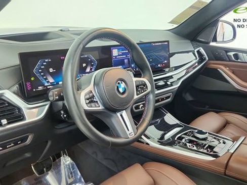 Used 2025 BMW X7 M60i image 20