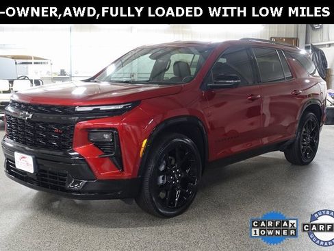 Used 2024 Chevrolet Traverse RS image 3
