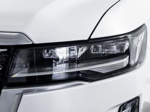 Used 2023 Cadillac Escalade Premium Luxury image 23