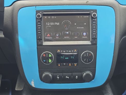 Used 2014 Chevrolet Silverado 2500 LTZ w/ LTZ Plus Package AWD/4WD image 18