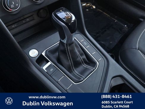 Certified 2022 Volkswagen Taos SE image 15