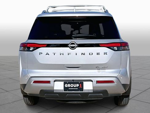 Used 2023 Nissan Pathfinder SL image 4
