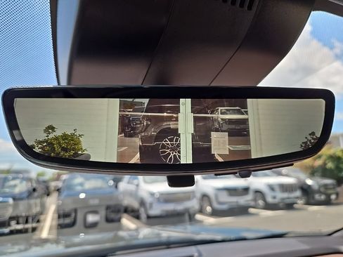 Used 2025 Chevrolet Suburban High Country AWD/4WD image 41