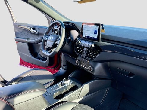 Certified 2025 Ford Escape ST-Line image 5