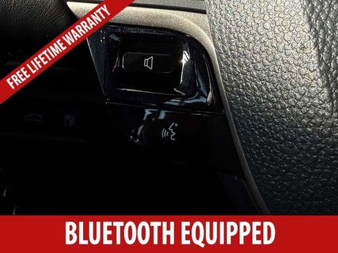 Used 2025 Toyota Camry SE FWD image 11