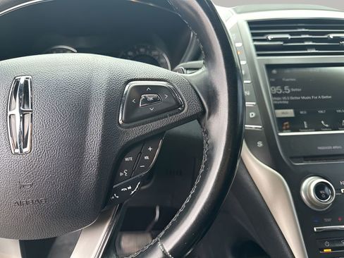 Used 2017 Lincoln MKC Reserve image 30