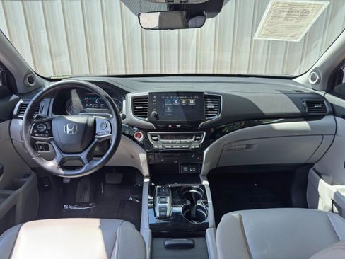 Used 2020 Honda Pilot Touring image 12