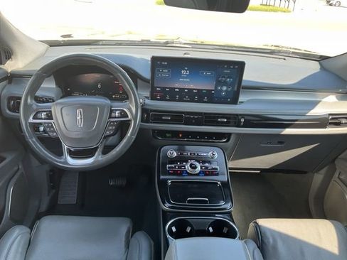 Used 2022 Lincoln Nautilus Reserve w/ Equipment Group 202A image 3