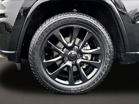 Used 2019 Jeep Grand Cherokee Altitude image 8