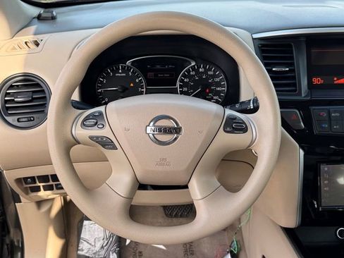 Used 2015 Nissan Pathfinder S image 22