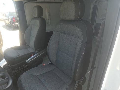 Used 2025 RAM ProMaster 2500 w/ Convenience Group FWD image 15