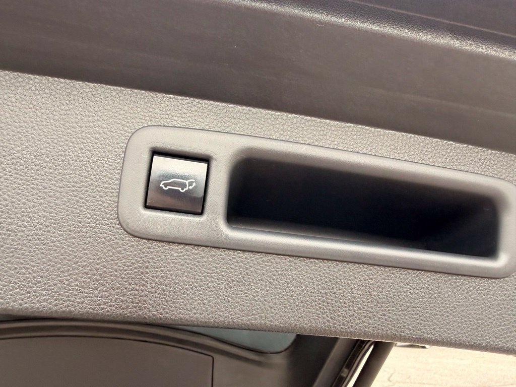 Used 2021 Toyota Highlander Platinum AWD/4WD image 29