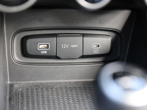 Certified 2023 Hyundai Venue SE FWD image 22