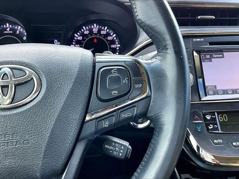Used 2018 Toyota Avalon Limited FWD image 25