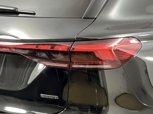 Used 2025 Audi Q6 e-tron Premium w/ Convenience Package image 27