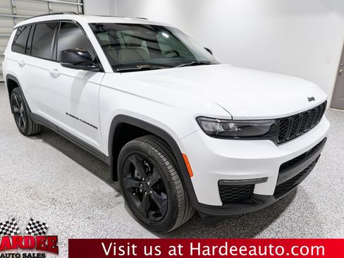 Used 2025 Jeep Grand Cherokee L Limited w/ Black Appearance Package AWD/4WD image 6