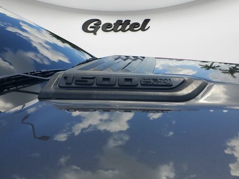 Used 2022 RAM 1500 Laramie AWD/4WD image 4