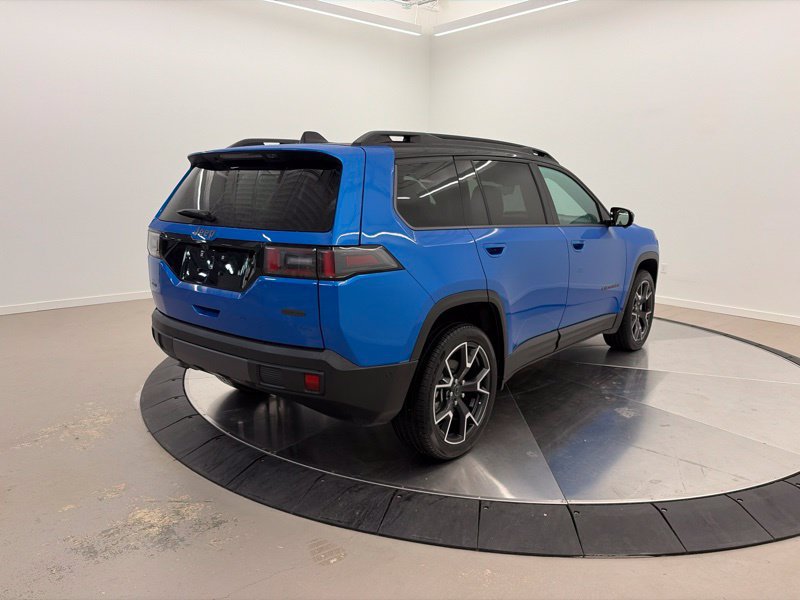Used 2026 Jeep Cherokee Overland w/ Advanced Pro Tech Group AWD/4WD image 3