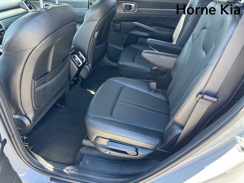 Certified 2023 Kia Sorento SX image 9