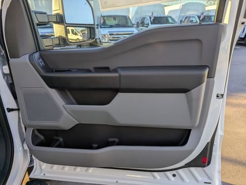 New 2026 Ford F550 4x4 Supercab Super Duty image 39