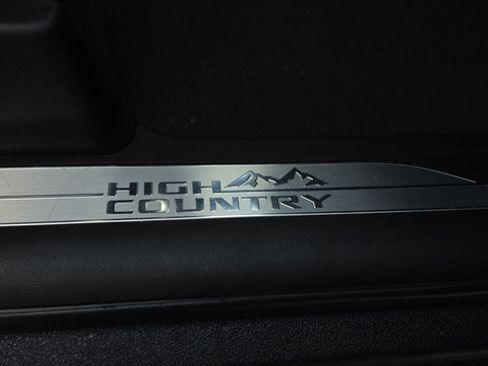 Used 2024 Chevrolet Silverado 2500 High Country w/ High Country Premium Package AWD/4WD image 24