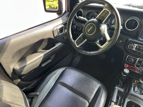 Used 2023 Jeep Wrangler Unlimited Rubicon 4xe w/ Cold Weather Group AWD/4WD image 20