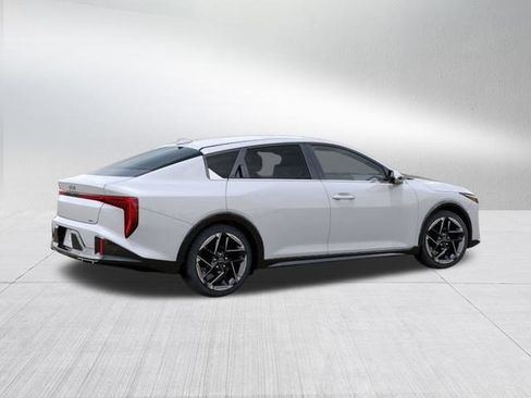 New 2025 Kia K4 GT-Line image 6