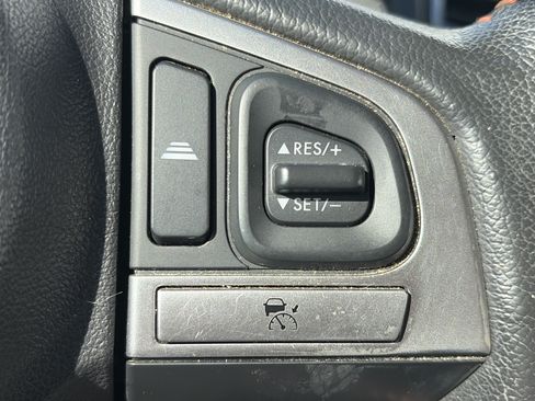 Used 2016 Subaru Crosstrek 2.0i Premium AWD/4WD image 19