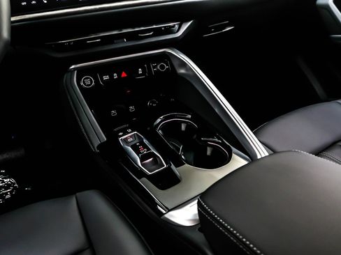 New 2025 Audi Q5 Premium image 6