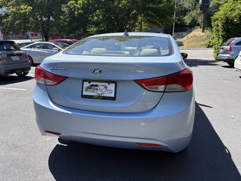 Used 2012 Hyundai Elantra GLS w/ Preferred Pkg 3 FWD image 2