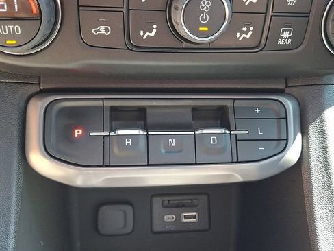Used 2023 GMC Acadia AT4 w/ Technology Package AWD/4WD image 16