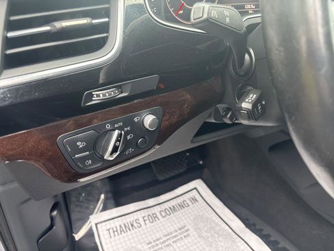Used 2017 Audi Q7 3.0T Prestige w/ Prestige Package image 18