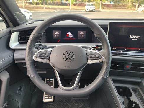 New 2026 Volkswagen Tiguan SE R-Line AWD/4WD image 16