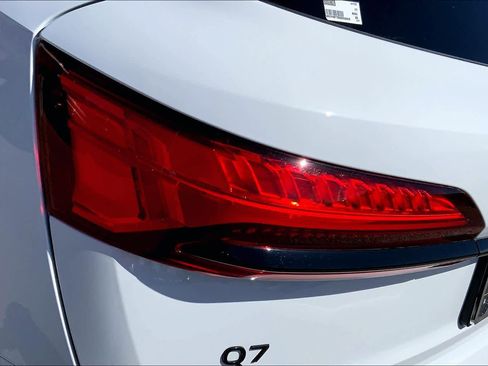 Used 2025 Audi Q7 3.0T Prestige image 28