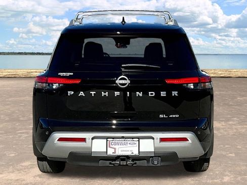 Used 2025 Nissan Pathfinder SL w/ SL Premium Package AWD/4WD image 7