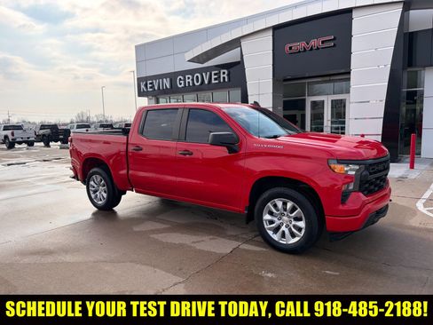 Used 2023 Chevrolet Silverado 1500 Custom image 1