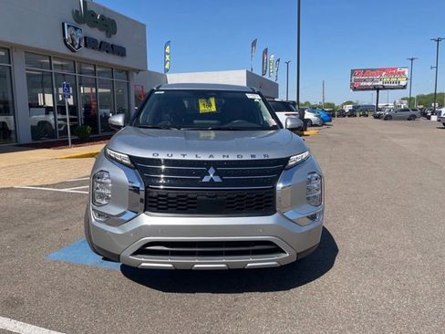 Used 2024 Mitsubishi Outlander SE image 8
