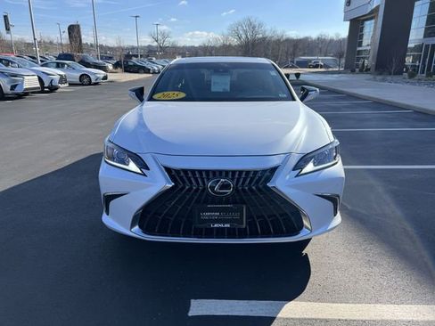 Used 2025 Lexus ES 300h w/ Premium Package image 7
