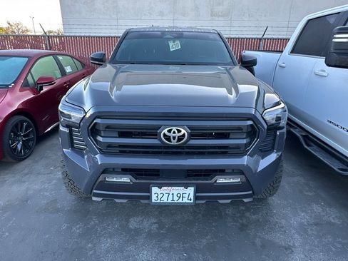 Used 2025 Toyota Tacoma SR5 image 5