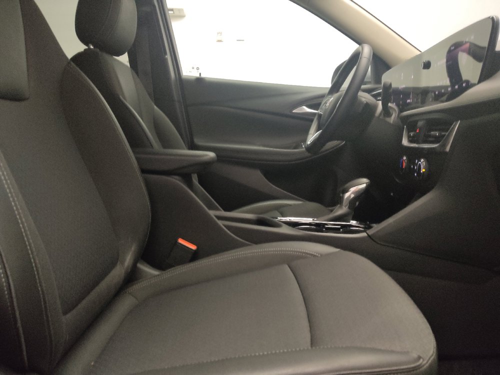 Used 2025 Buick Encore GX Preferred AWD/4WD image 21