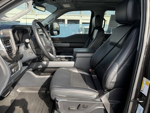 Used 2024 Ford F250 Lariat w/ Sport Appearance Package AWD/4WD image 14