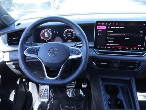 Certified 2026 Volkswagen Tiguan SE R-Line image 16