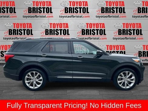 Used 2021 Ford Explorer Platinum w/ Equipment Group 601A AWD/4WD image 2